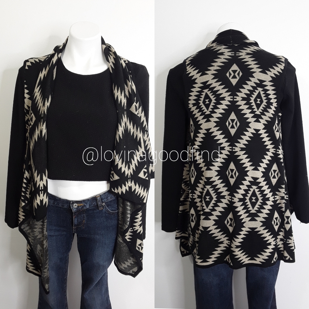 Absolutely Famous Aztec Boho Waterfall Sleeveless Cardi Vest EUC sz S